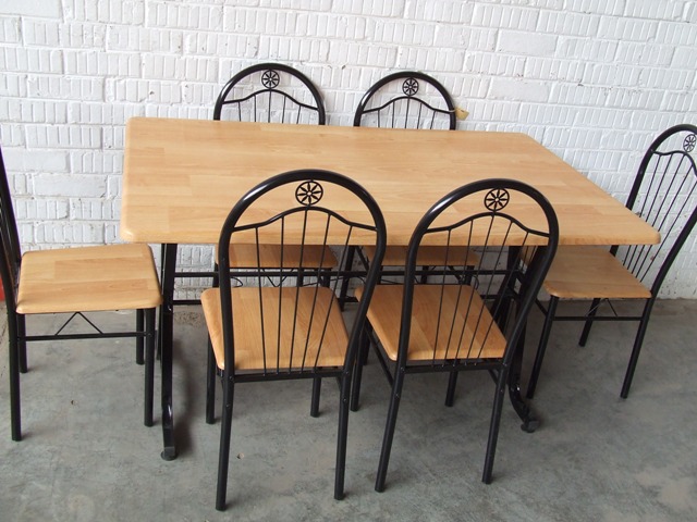 7 pce table & chairs 1402